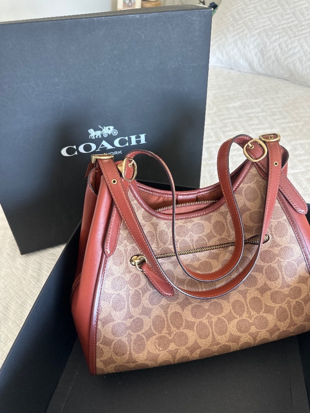 Signature CC Lori Coach Handbag - Picture 1 of 3